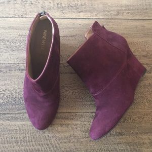 Suede Nine West Wedge Bootie Wine/maroon Size 8
